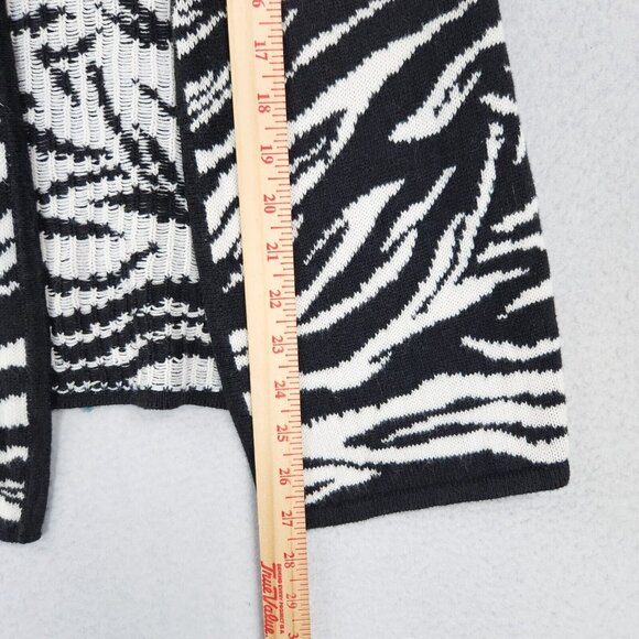 Chicos Sweater Womens 0 Black White 4 Zebra Print Cardigan Knit Casual Classic - Picture 6 of 12